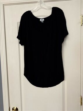 Old Navy Black Scoop Neck Short Sleeve Tee